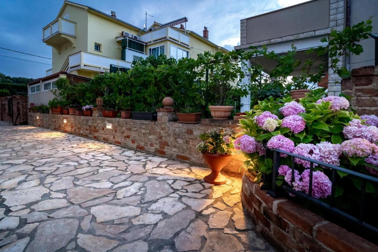 Grguric Apartments Palit Esterno foto