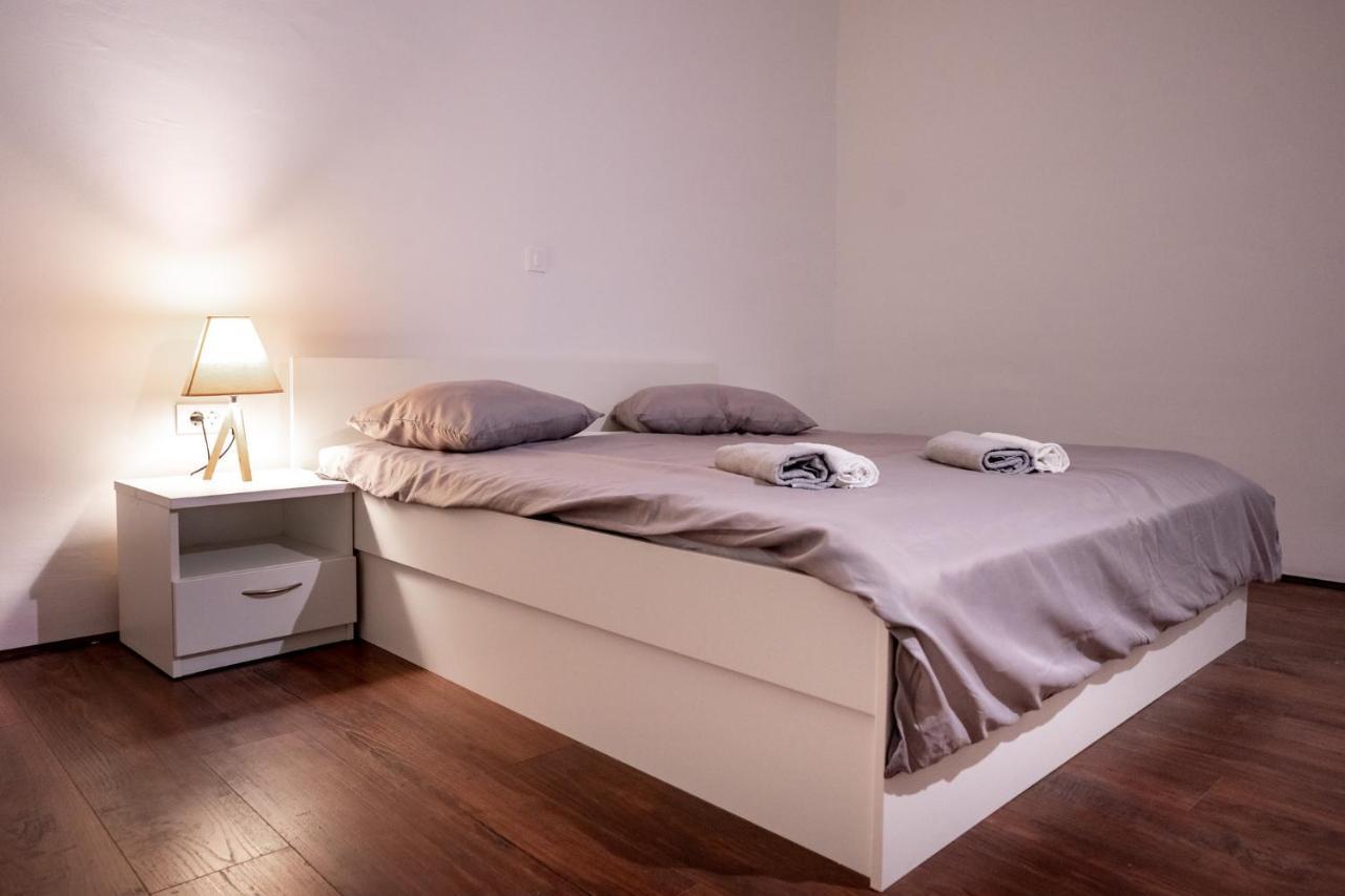 Grguric Apartments Palit Esterno foto