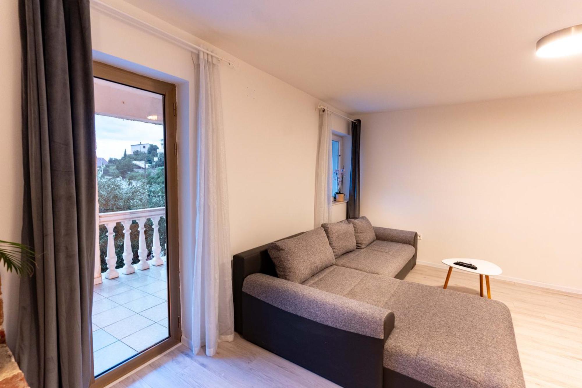Grguric Apartments Palit Esterno foto